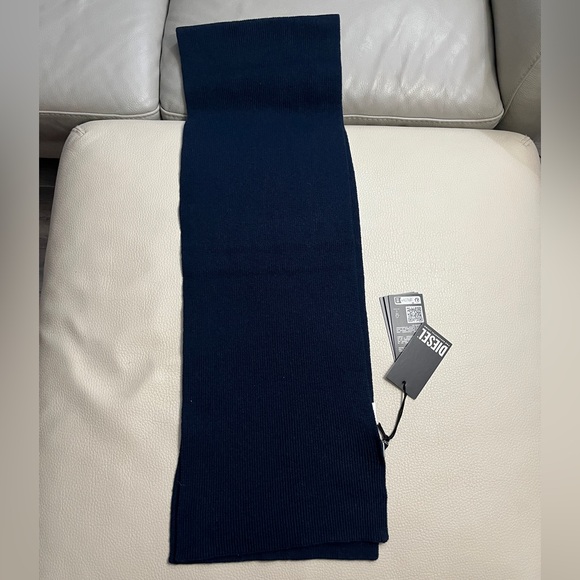 NWT - Diesel Adult Ribbed Knit Wool Blended Scarf - Picture 3 of 5